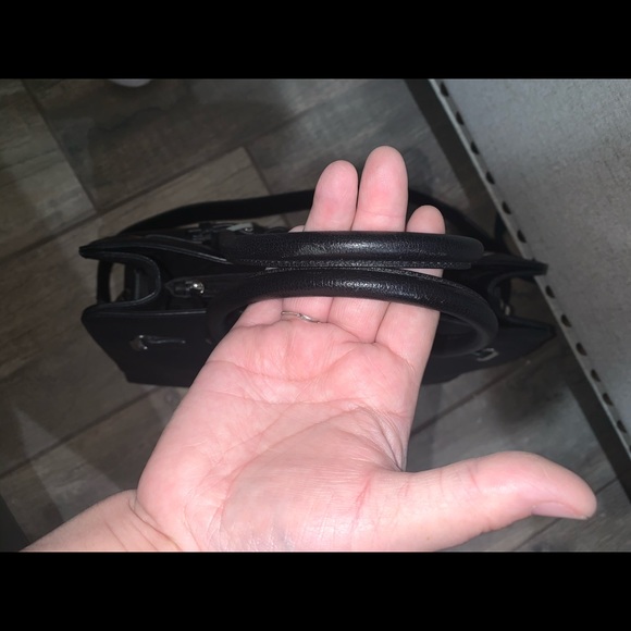 🖤🤍Michael Kors Satchel 🤍🖤 - Picture 7 of 8